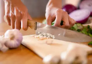 Slicing-and-Dicing King Prawns With Tomatoes And Garlic: A Step-By-Step Journey