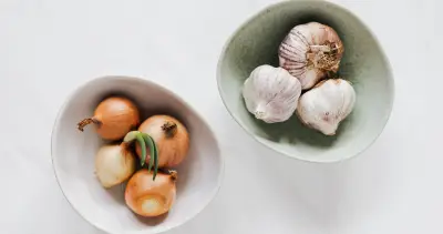 Yellow-Onion-and-Fresh-Garlic Seafood Boil with Garlic Butter Sauce: A Flavorful Feast in Under an Hour for Summer Entertaining!