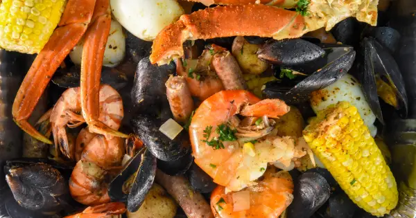 seafood-boil1 Seafood Boil with Garlic Butter Sauce: A Flavorful Feast in Under an Hour for Summer Entertaining!